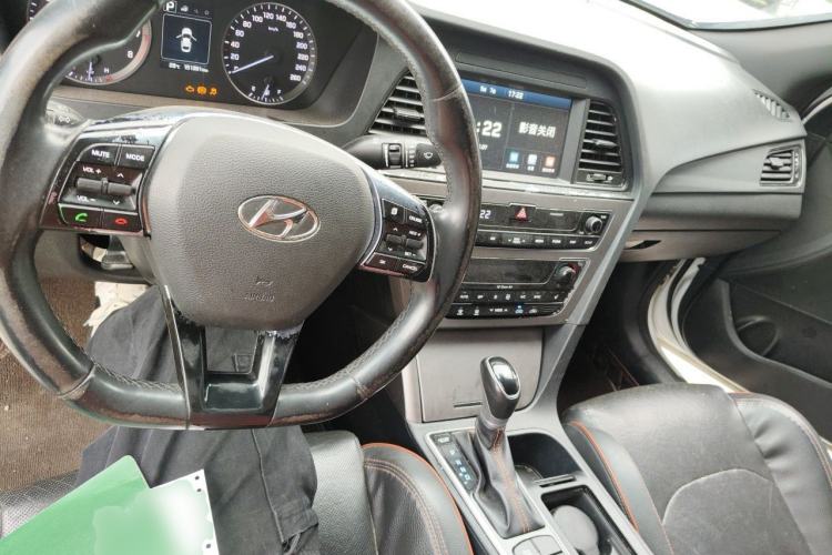 Used Hyundai Sonata 2017 1.6T GLS Smart Model Center Console