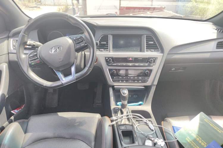 Used Hyundai Sonata 2017 1.6T GLS Smart Model Center Console