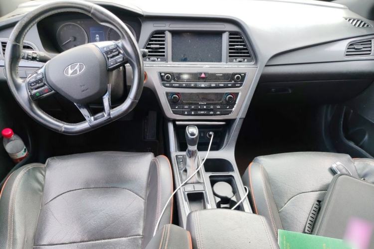 Used Hyundai Sonata 2017 1.6T GLS Smart Model Center Console