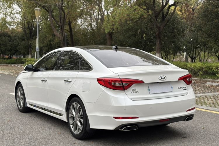 Used Hyundai Sonata 2017 2.4L DLX Premium Model Exterior 5