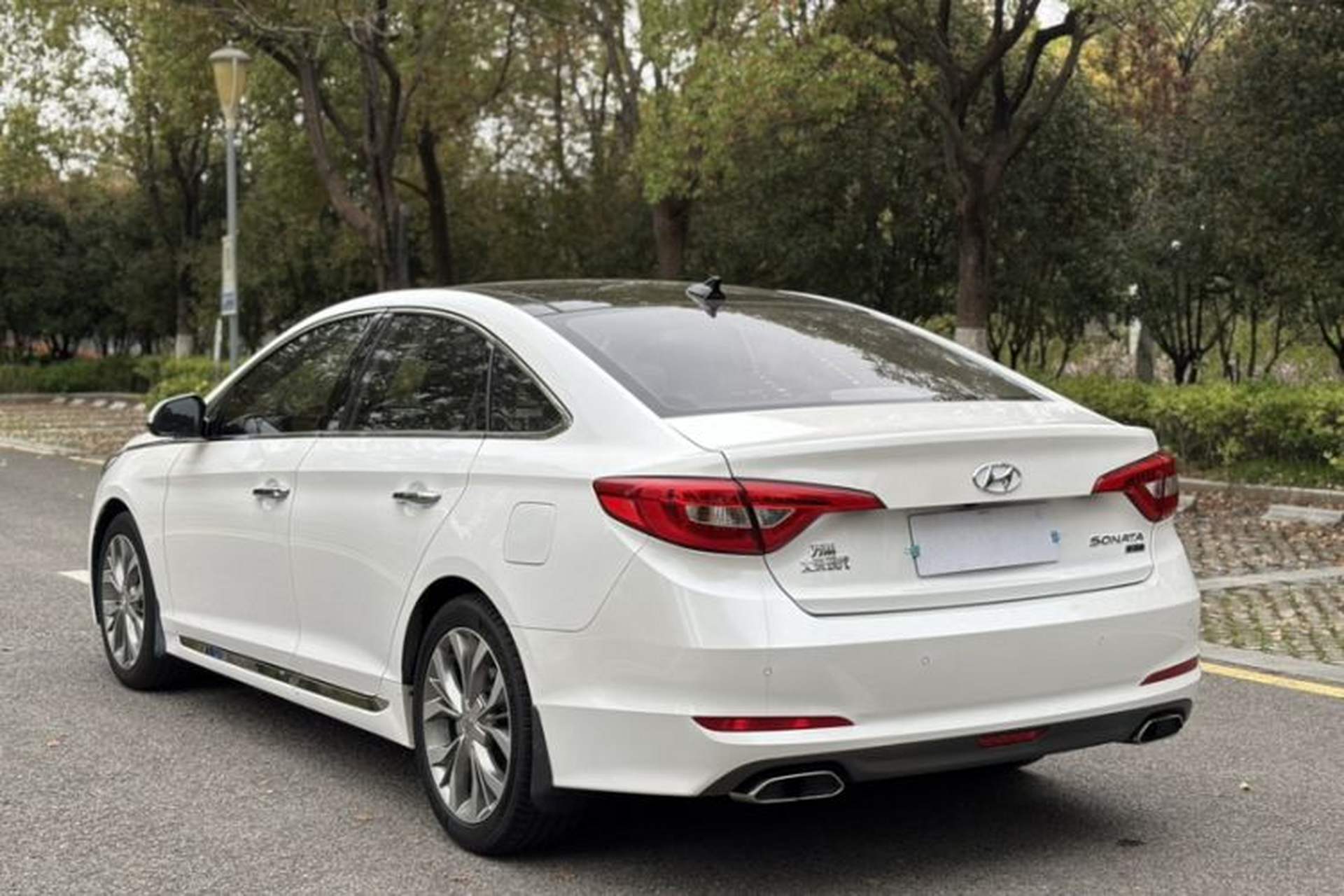 Used Hyundai Sonata 2017 2.4L DLX Premium Model Exterior 5