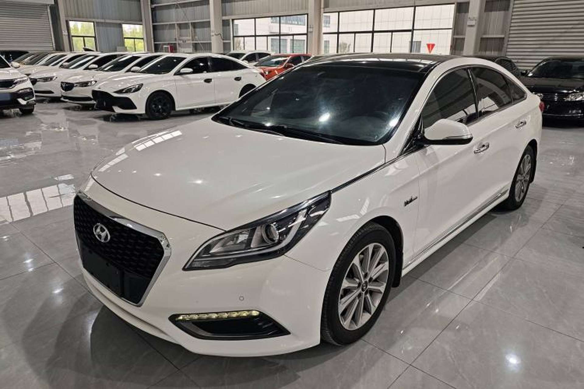 Used Hyundai Sonata 2017 1.6T GLS Smart Model Front Left 45 Deg