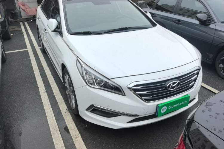 Used Hyundai Sonata 2017 2.4L DLX Premium Model Front Right 45 Deg