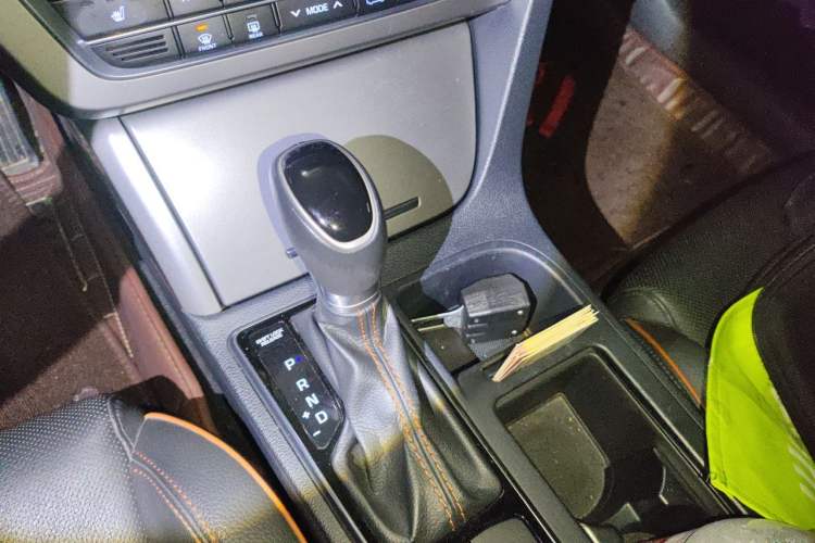 Used Hyundai Sonata 2017 1.6T GLS Smart Model Gear Lever
