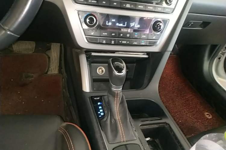 Used Hyundai Sonata 2017 1.6T GLS Smart Model Gear Lever