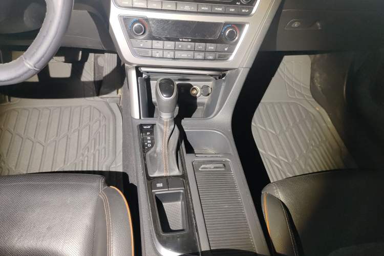 Used Hyundai Sonata 2017 1.6T GLS Smart Model Gear Lever