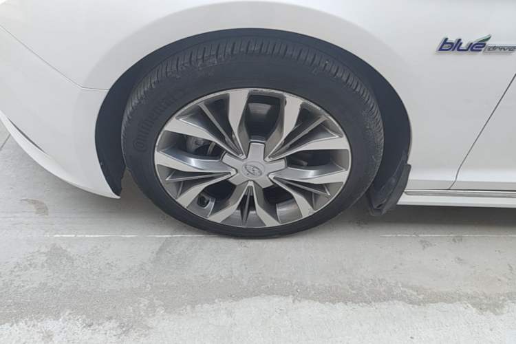 Used Hyundai Sonata 2017 1.6T GLX Leading Model Left Front Wheel Hub