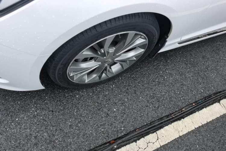 Used Hyundai Sonata 2017 2.4L DLX Premium Model Left Front Wheel Hub