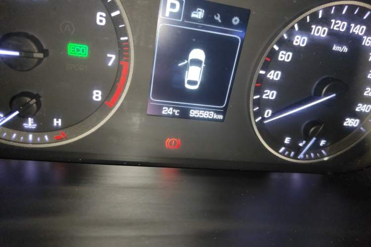 Used Hyundai Sonata 2017 1.6T GLS Smart Model Odometer Close Up