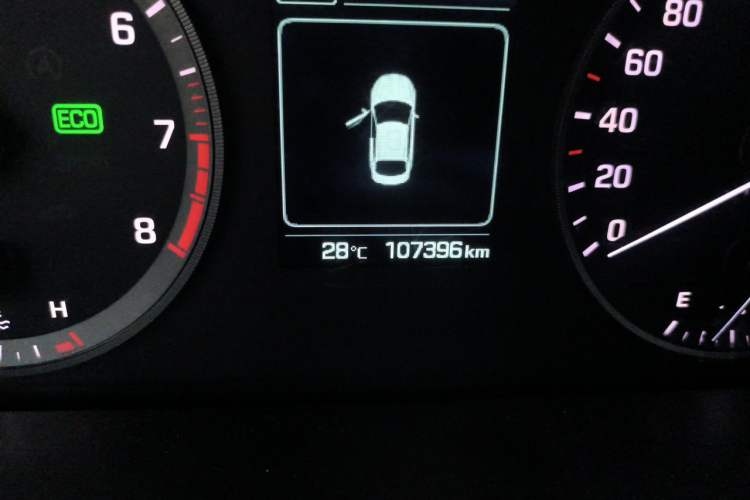 Used Hyundai Sonata 2017 1.6T GLX Leading Model Odometer Close Up