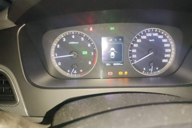 Used Hyundai Sonata 2017 1.6T GLS Smart Model Odometer Close Up