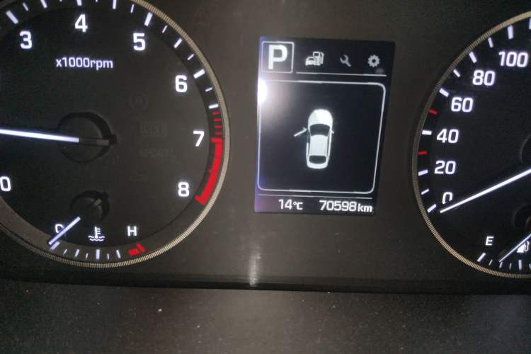 Used Hyundai Sonata 2017 1.6T GLS Smart Model Odometer Close Up
