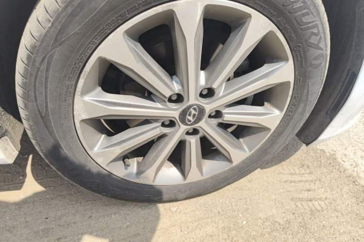 Used Hyundai Sonata 2017 1.6T GLS Smart Model Right Front Wheel Hub