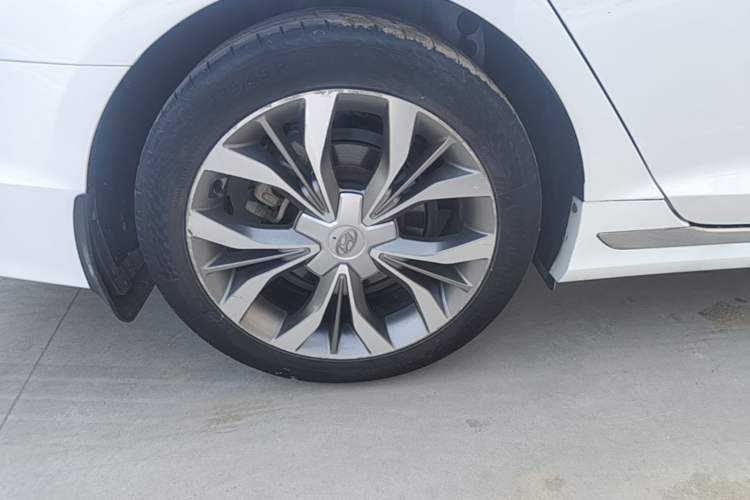 Used Hyundai Sonata 2017 1.6T GLX Leading Model Right Rear Wheel Hub