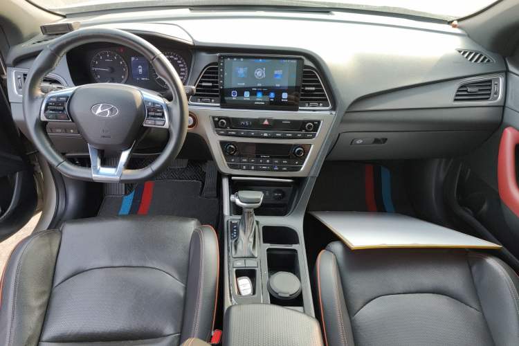 Used Hyundai Sonata 2017 1.6T GLS Smart Model Center Console