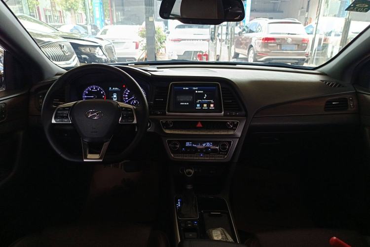 Used Hyundai Sonata 2018 2.0T TOP Flagship Version China V Standard Center Console