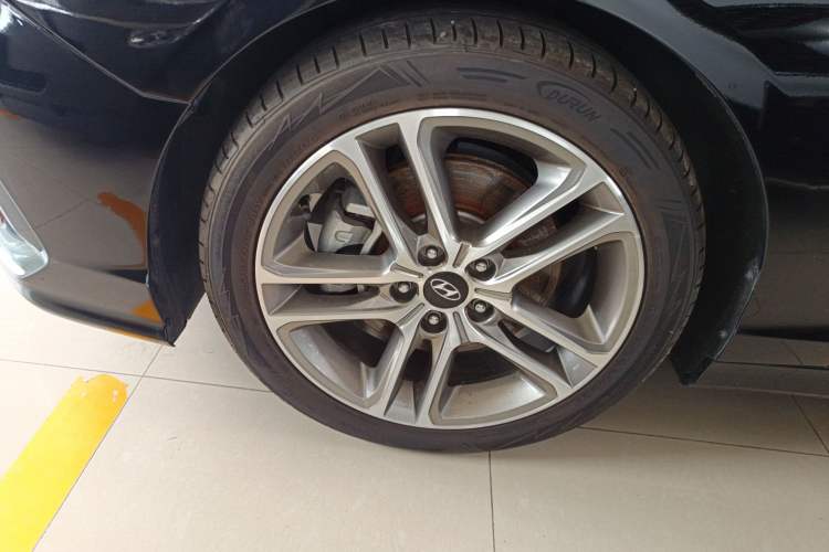 Used Hyundai Sonata 2018 2.0T TOP Flagship Version China V Standard Left Front Wheel Hub