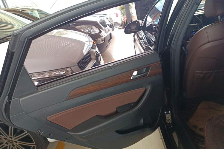 Used Hyundai Sonata 2018 2.0T TOP Flagship Version China V Standard Left Rear Door Interior