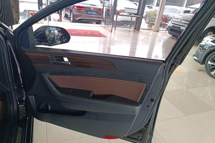 Used Hyundai Sonata 2018 2.0T TOP Flagship Version China V Standard Right Front Door Interior