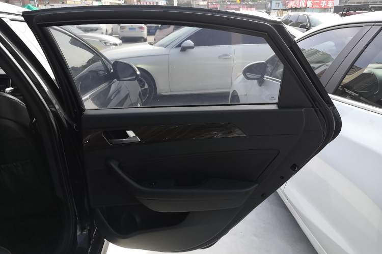 Used Hyundai Sonata 2018 1.6T GLS Smart Model China V Standard Right Rear Door Interior
