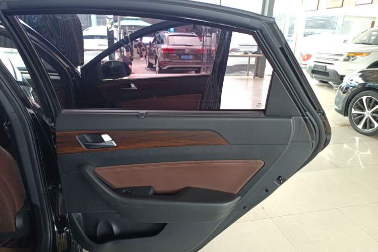 Used Hyundai Sonata 2018 2.0T TOP Flagship Version China V Standard Right Rear Door Interior
