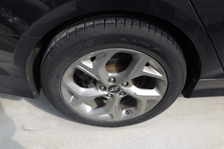Used Hyundai Sonata 2018 1.6T GLS Smart Model China V Standard Right Rear Wheel Hub