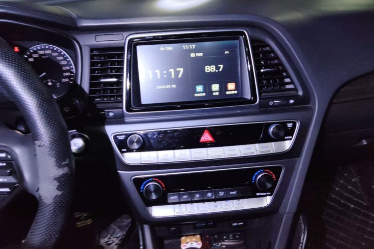 Used Hyundai Sonata 2018 1.6T GS Fashion Edition China V Standard Audio And AC Panel