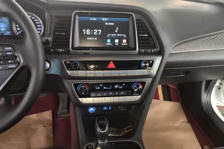 Used Hyundai Sonata 2018 1.6T GLS Smart Model China V Standard Audio And AC Panel