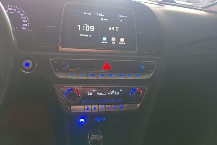 Used Hyundai Sonata 2018 1.6T GLS Smart Model China V Standard Audio And AC Panel