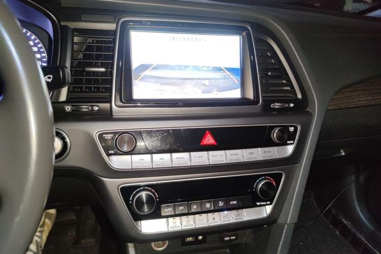 Used Hyundai Sonata 2018 1.6T GLS Smart Model China V Standard Audio And AC Panel
