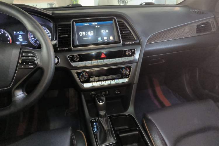Used Hyundai Sonata 2018 1.6T GLS Smart Model China V Standard Audio And AC Panel