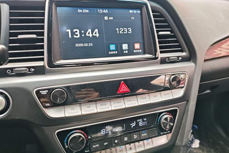 Used Hyundai Sonata 2018 1.6T GLS Smart Model China V Standard Audio And AC Panel
