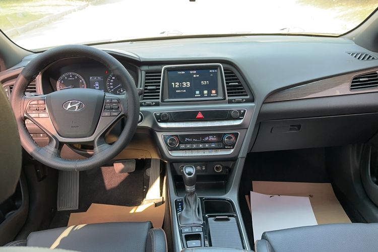 Used Hyundai Sonata 2018 1.6T GLS Smart Model China V Standard Center Console