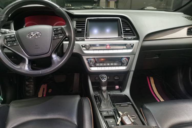 Used Hyundai Sonata 2018 1.6T GLS Smart Model China V Standard Center Console
