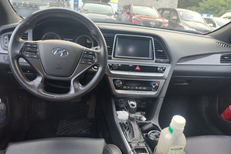 Used Hyundai Sonata 2018 1.6T GLS Smart Model China V Standard Center Console