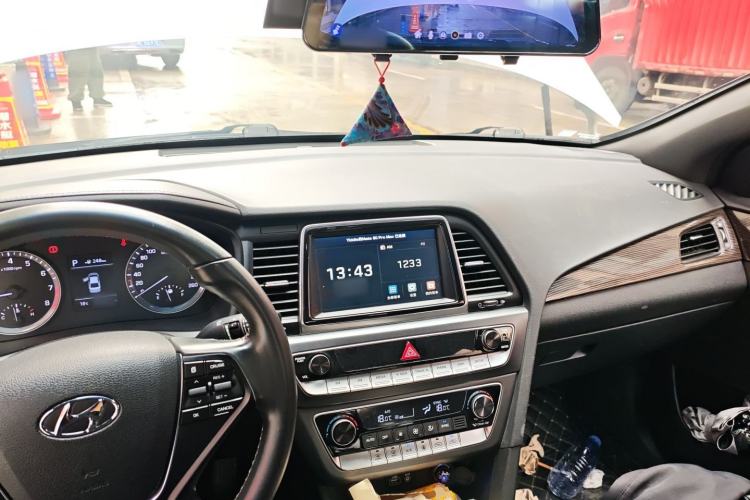 Used Hyundai Sonata 2018 1.6T GLS Smart Model China V Standard Center Console