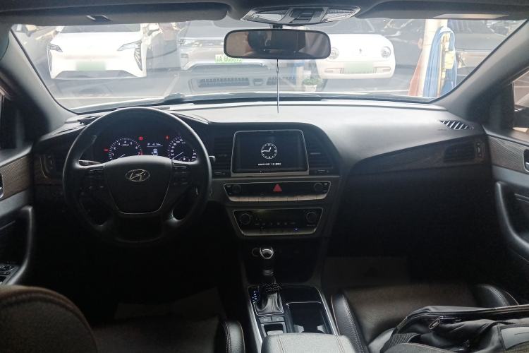 Used Hyundai Sonata 2018 1.6T GLS Smart Model China V Standard Center Console