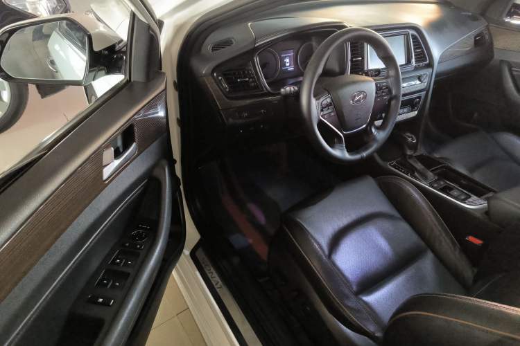 Used Hyundai Sonata 2018 1.6T GLS Smart Model China V Standard Interior 3