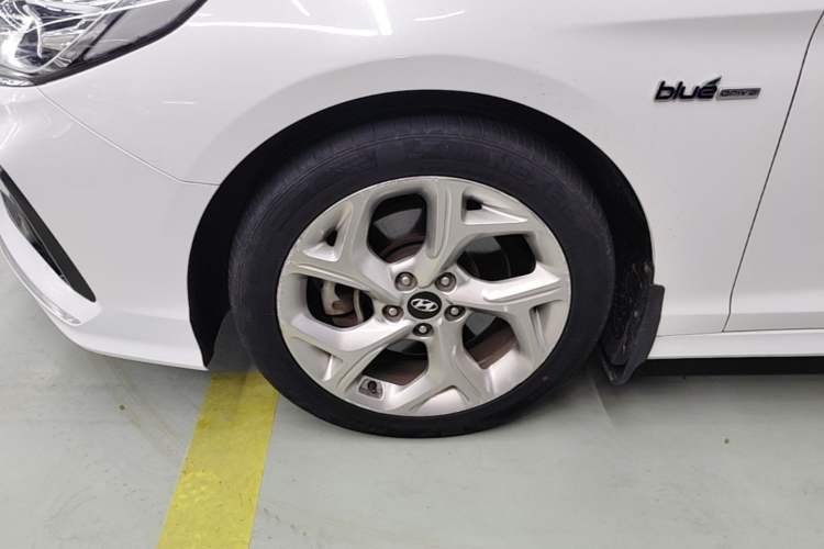 Used Hyundai Sonata 2018 1.6T GLS Smart Model China V Standard Left Front Wheel Hub