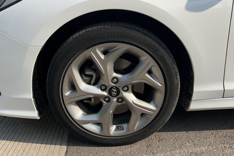 Used Hyundai Sonata 2018 1.6T GLS Smart Model China V Standard Left Front Wheel Hub