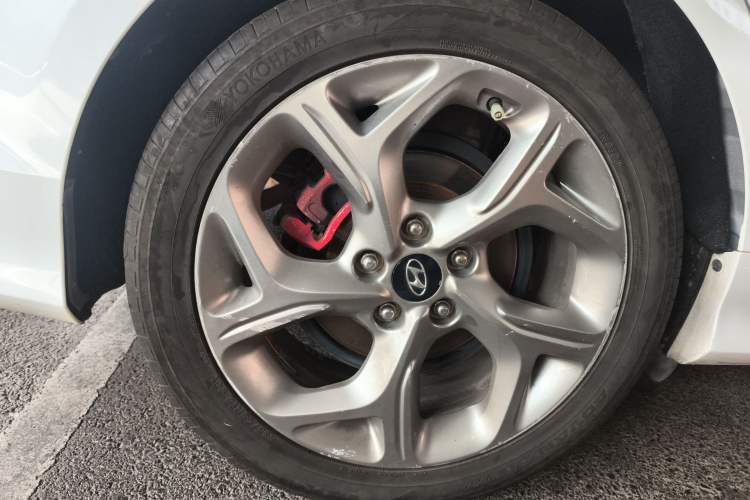 Used Hyundai Sonata 2018 1.6T GLS Smart Model China V Standard Right Rear Wheel Hub