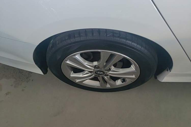 Used Hyundai Sonata 2018 1.6T GLS Smart Model China V Standard Right Rear Wheel Hub