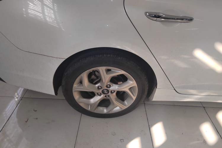 Used Hyundai Sonata 2018 1.6T GLS Smart Model China V Standard Right Rear Wheel Hub