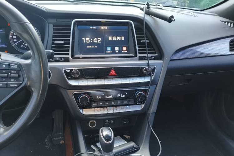 Used Hyundai Sonata 2019 1.6T GLS Smart Edition Commemorative Model Audio And AC Panel
