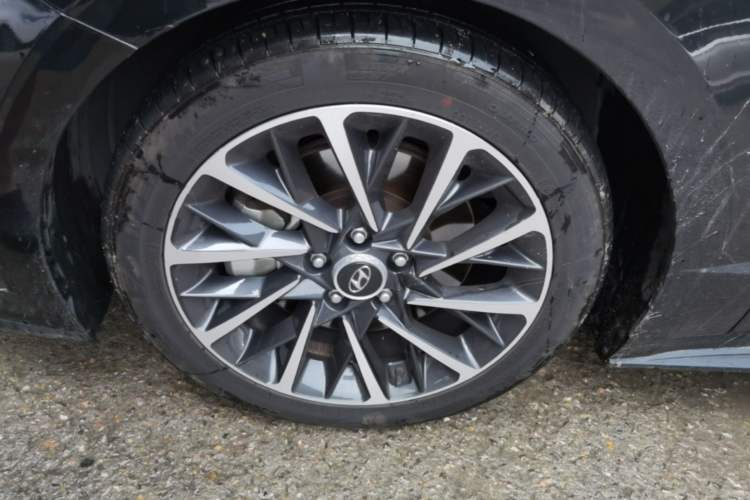Used Hyundai Sonata 2020 380TGDi Automatic GLS Luxury Edition Left Front Wheel Hub