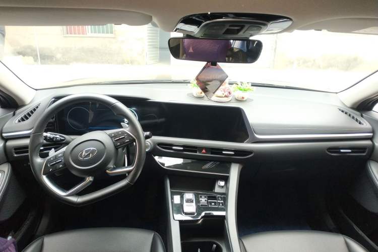 Used Hyundai Sonata 2020 270TGDi DCT GLS Elite Edition Center Console