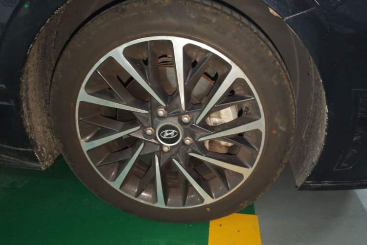 Used Hyundai Sonata 2020 380TGDi Automatic GLS Luxury Edition Right Front Wheel Hub