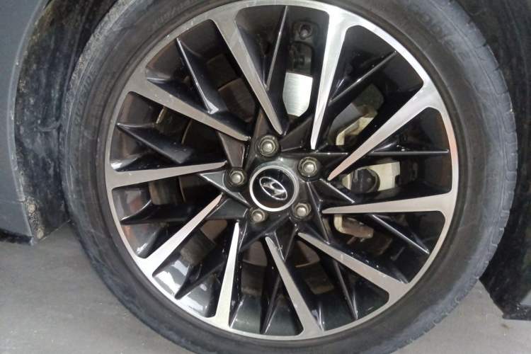 Used Hyundai Sonata 2020 380TGDi Automatic GLS Luxury Edition Right Front Wheel Hub