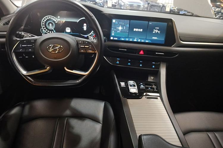 Used Hyundai Sonata 2020 270TGDi DCT GLS Elite Edition Center Console