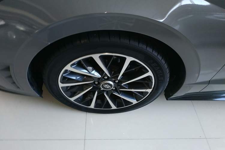 Used Hyundai Sonata 2020 380TGDi Automatic GLS Luxury Edition Left Front Wheel Hub